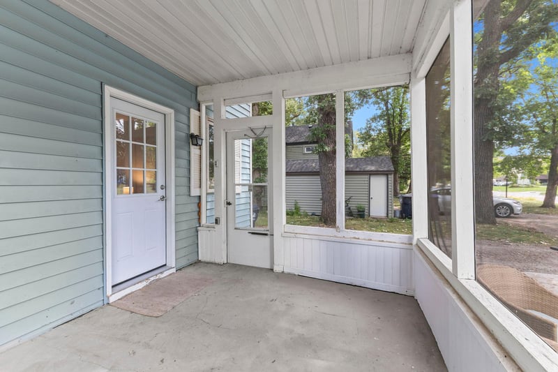 317 W River St, Monticello, MN 55362