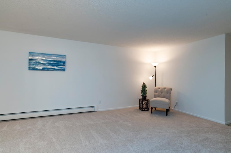 2670 Oxford St N #204, Roseville, MN 55113
