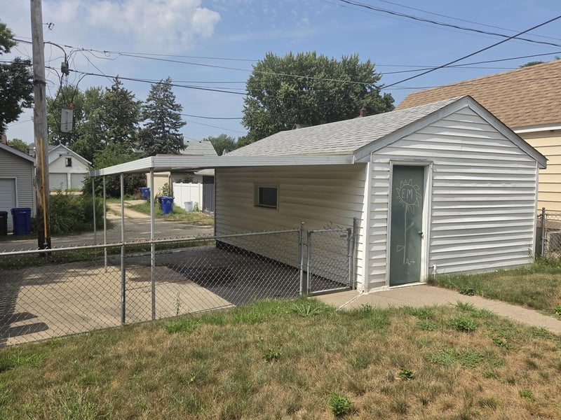 645 Simpson St, Saint Paul, MN 55104
