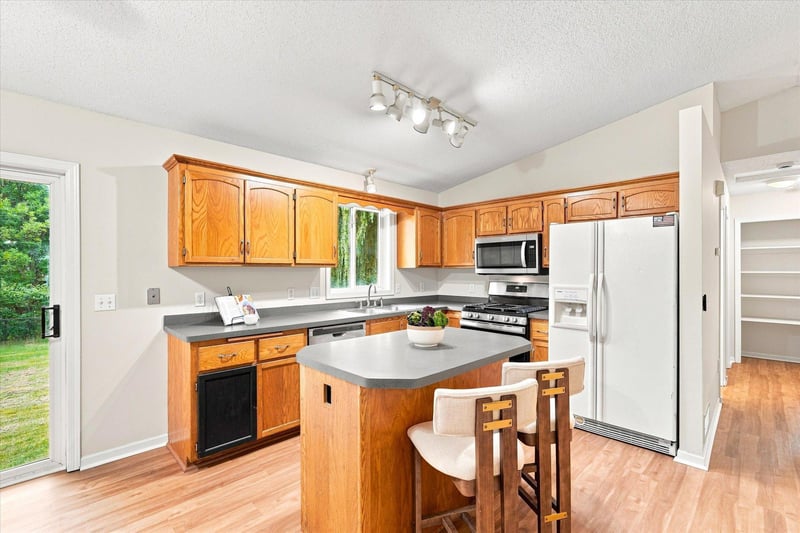 7545 385th St, North Branch, MN 55056