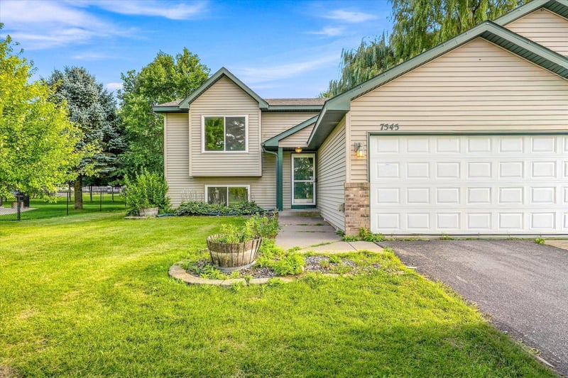 7545 385th St, North Branch, MN 55056