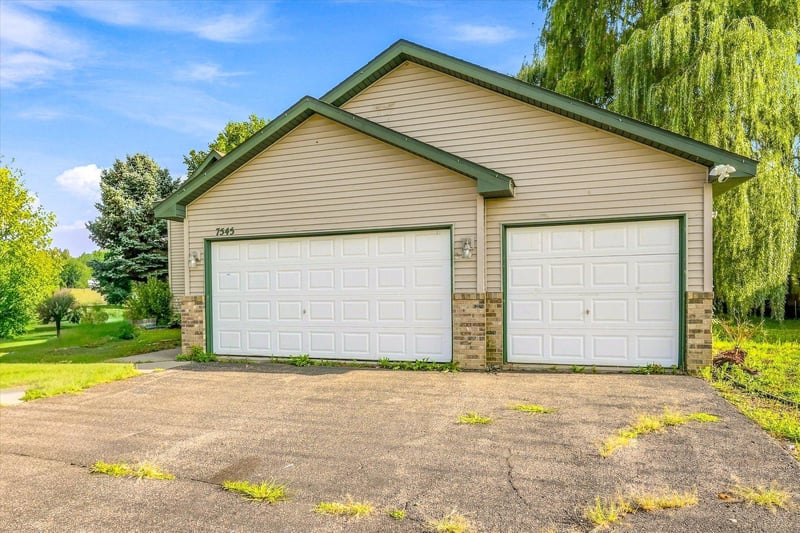 7545 385th St, North Branch, MN 55056
