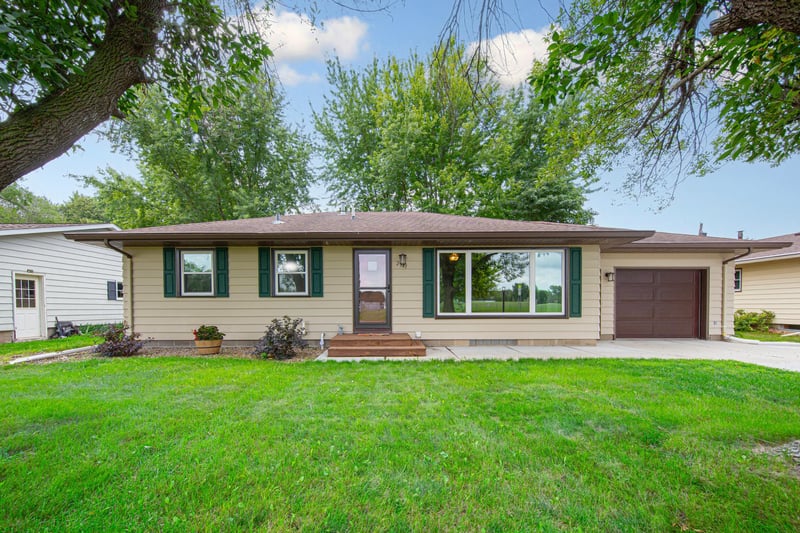 2541 E Main St, Mankato, MN 56001