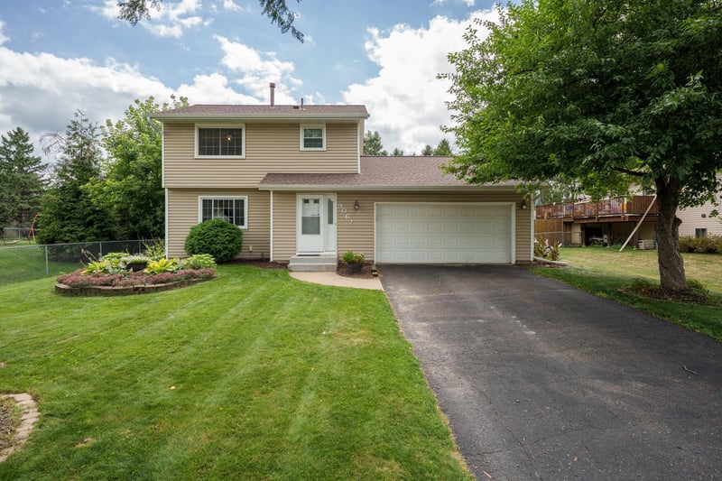9067 75th St S, Cottage Grove, MN 55016