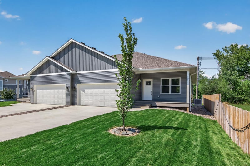 2357 7th Ave E, North Saint Paul, MN 55109