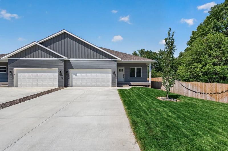 2357 7th Ave E, North Saint Paul, MN 55109