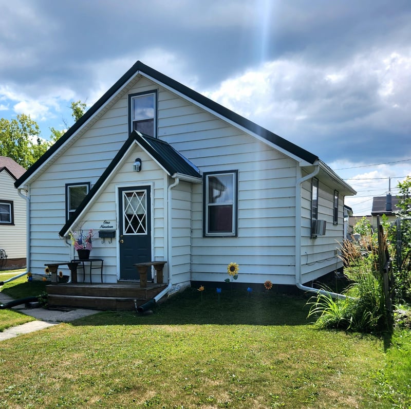119 13th St W, International Falls, MN 56649