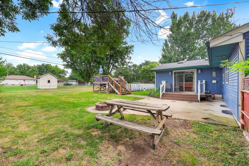7700 65th Ave N, Brooklyn Park, MN 55428