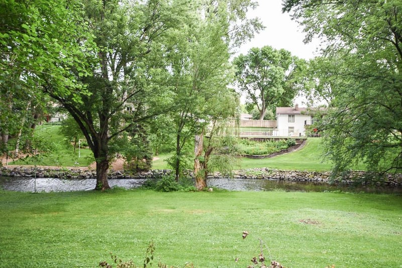 315 Rice Creek Ter NE, Fridley, MN 55432