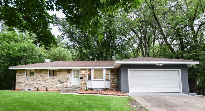 315 Rice Creek Ter NE, Fridley, MN 55432