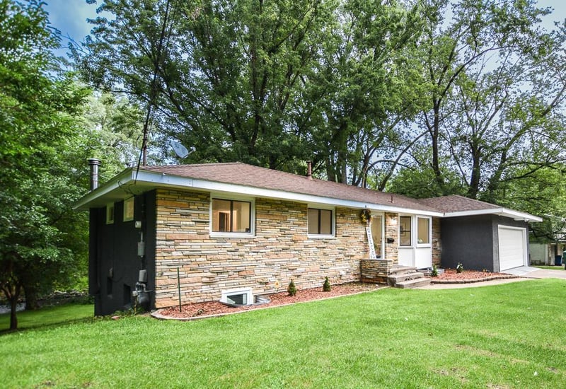 315 Rice Creek Ter NE, Fridley, MN 55432