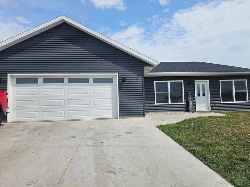 1943 Brownell St, Saint Charles, MN 55972