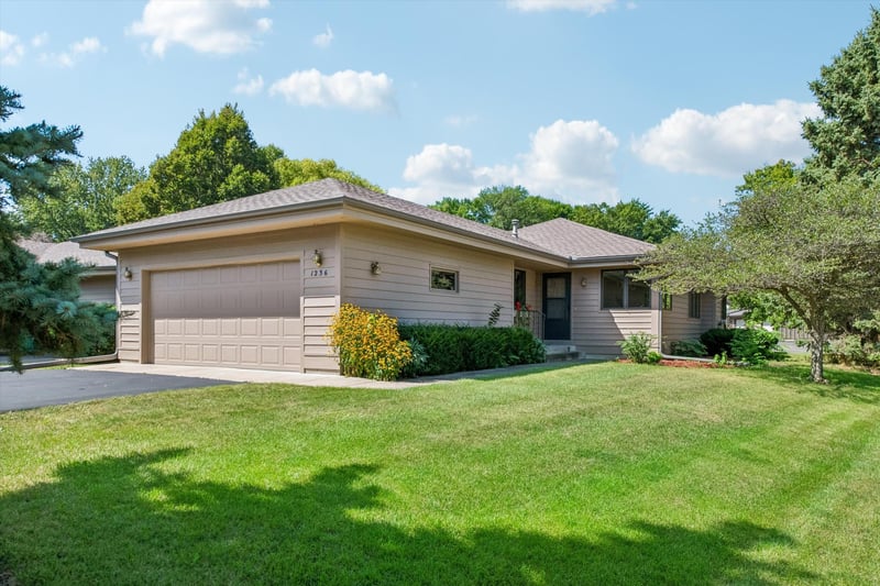 1236 Woodley St E, Northfield, MN 55057