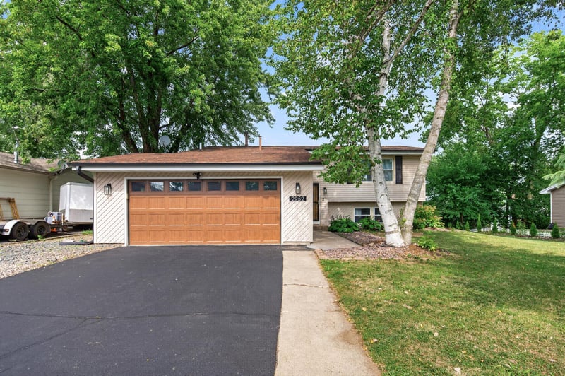 2952 Center Rd SW, Prior Lake, MN 55372