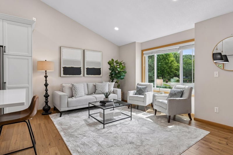 10362 Fox Run Rd, Woodbury, MN 55129