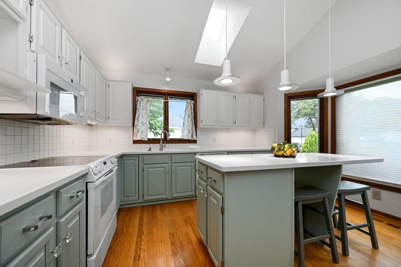 14624 Hanover Ln, Apple Valley, MN 55124