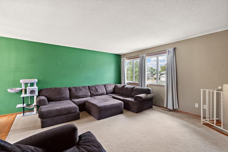 1460 Laurel Ave, Saint Paul Park, MN 55071