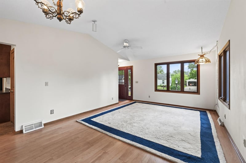 7936 Greenfield Ave, Mounds View, MN 55112