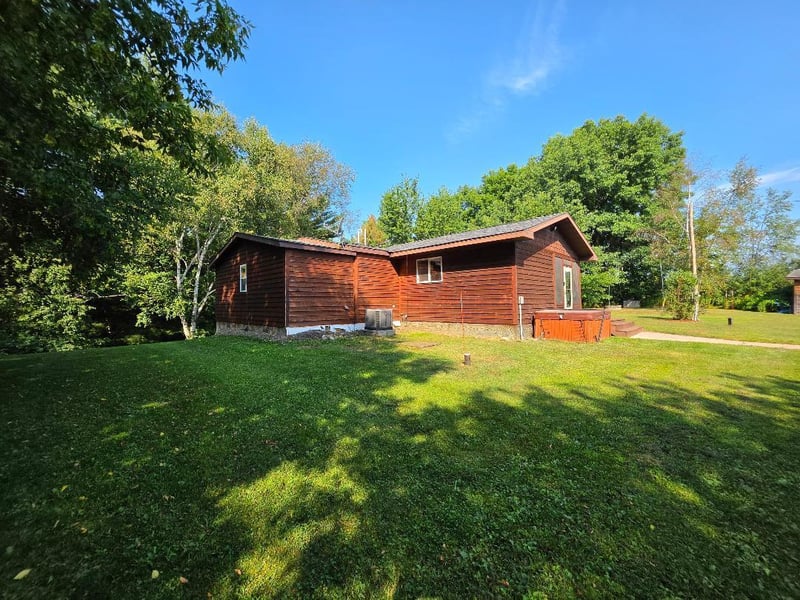 2560 8 3/4 St, Cumberland, WI 54829