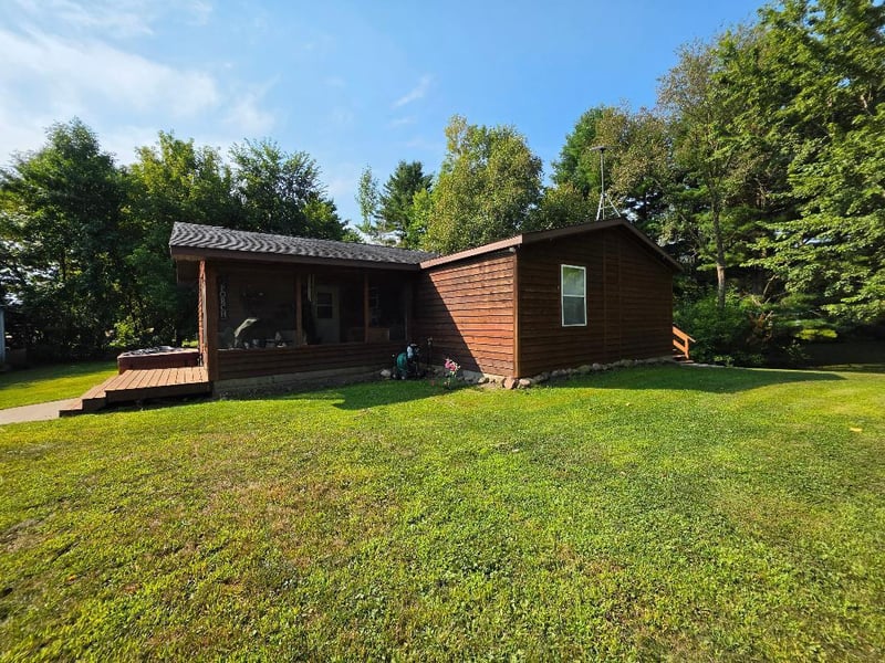 2560 8 3/4 St, Cumberland, WI 54829
