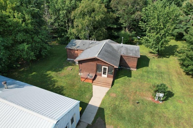 2560 8 3/4 St, Cumberland, WI 54829
