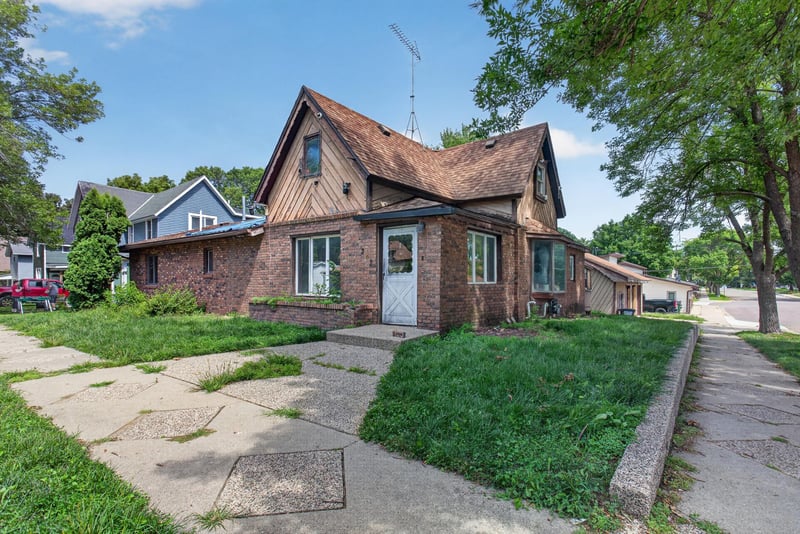 202 N Lincoln St, Lake Crystal, MN 56055