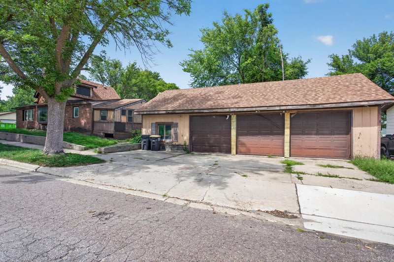 202 N Lincoln St, Lake Crystal, MN 56055