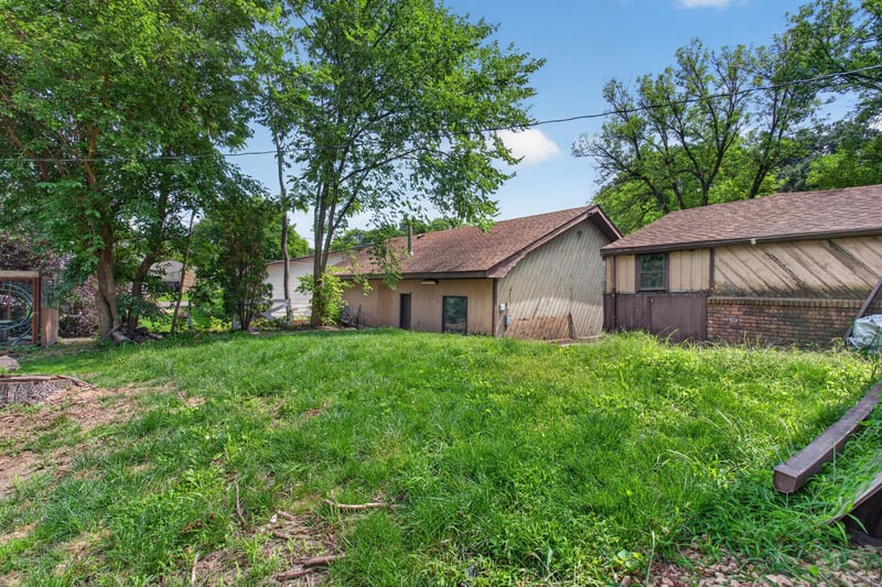 202 N Lincoln St, Lake Crystal, MN 56055