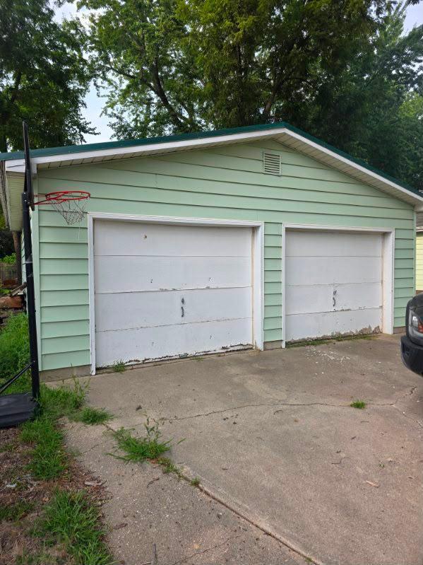 734 8th St, Westbrook, MN 56183