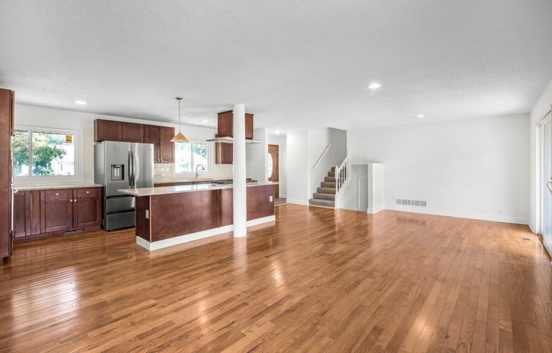 2958 Vanderbie St, Little Canada, MN 55117