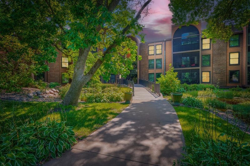 9600 Portland Ave S #317, Bloomington, MN 55420