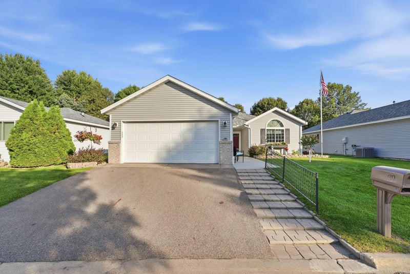 410 Fieldcrest Ln, Sartell, MN 56377
