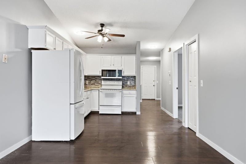207 Shawnee Trl, Shakopee, MN 55379