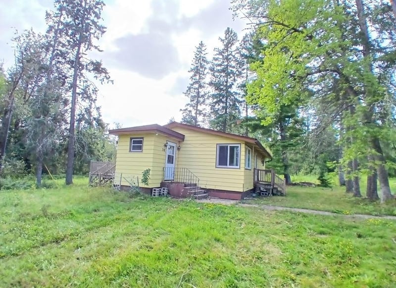 318 2nd Ave NW, Cook, MN 55723