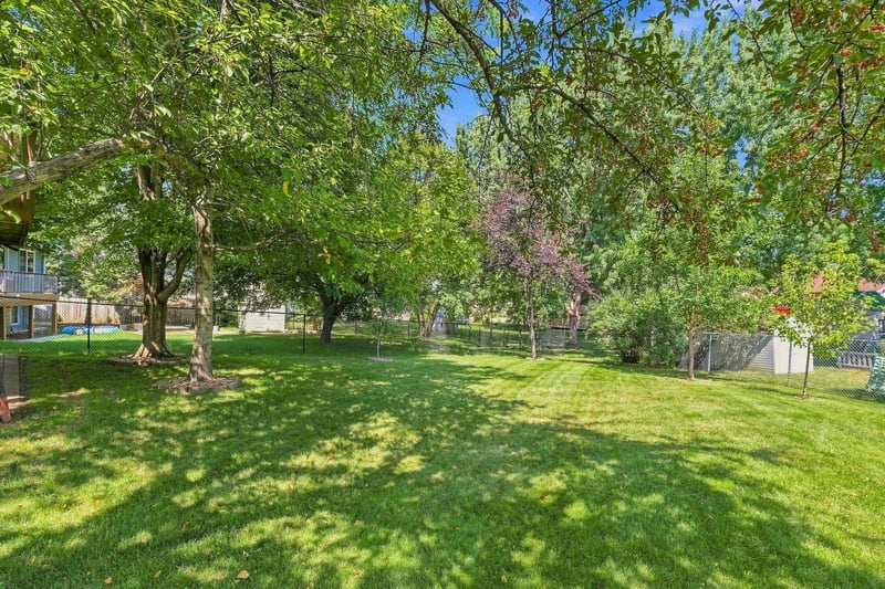 12959 Black Hills Dr, Burnsville, MN 55337