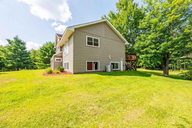 9225 Merrill Rd, Hibbing, MN 55746