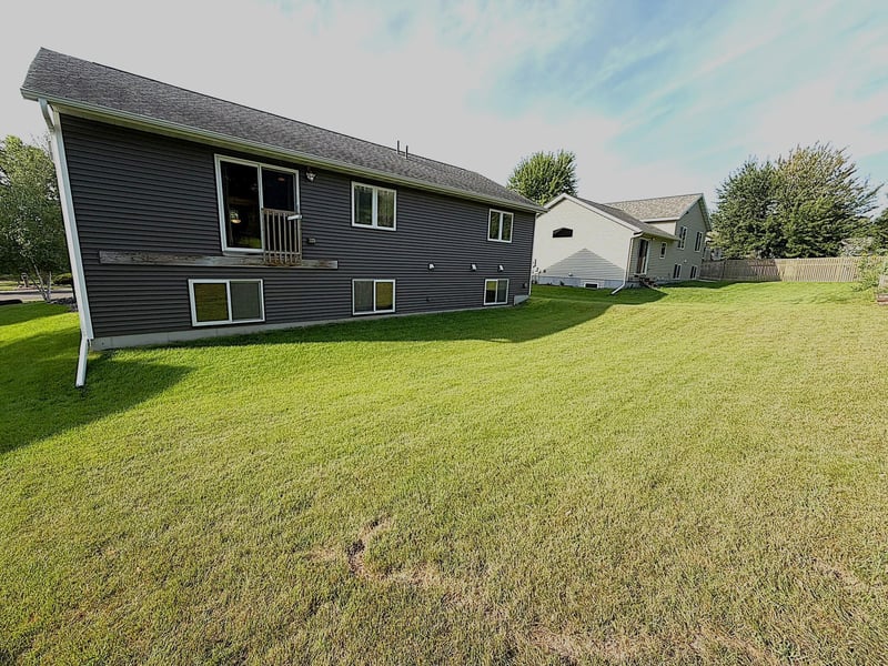 3221 Lakeridge Dr NW, Rochester, MN 55901