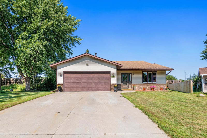 1916 84th Ave N, Brooklyn Park, MN 55444