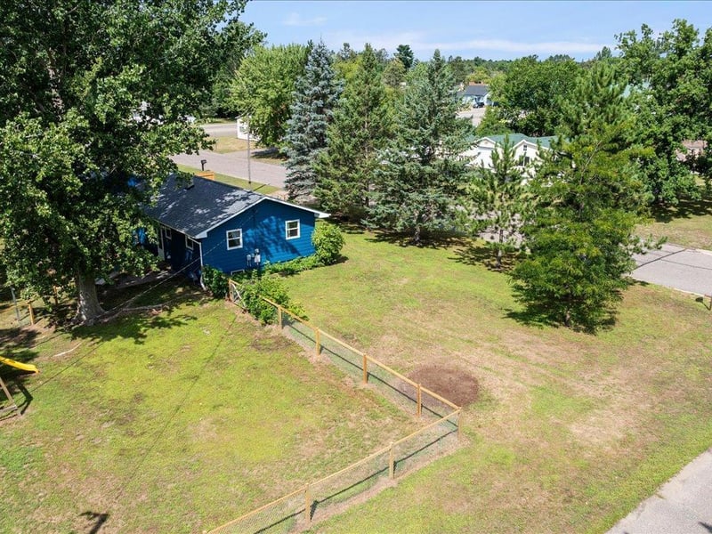 64 Cedar St E, Motley, MN 56466