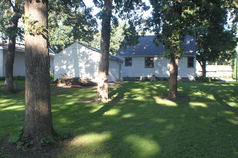 202 4th St NW, Rose Creek, MN 55970