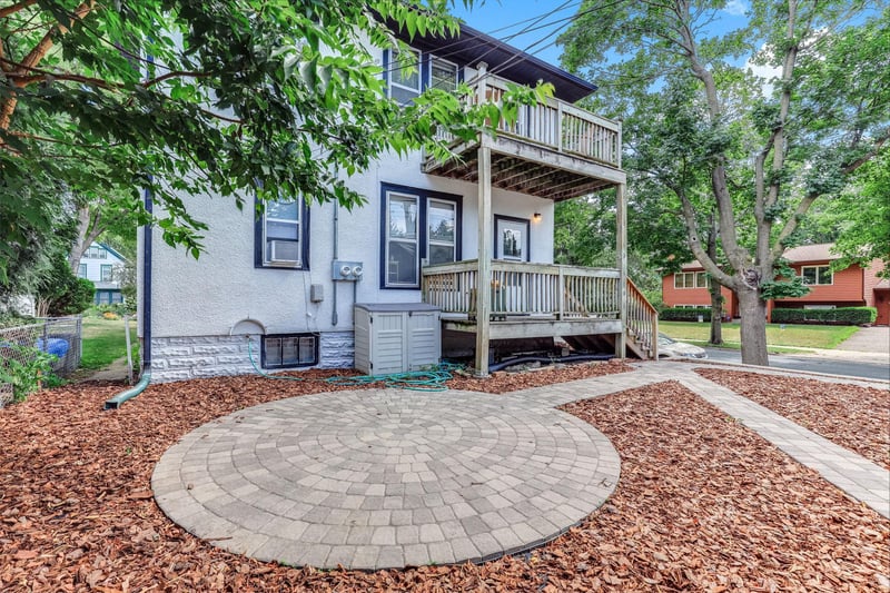 256 Russell Ave S, Minneapolis, MN 55405