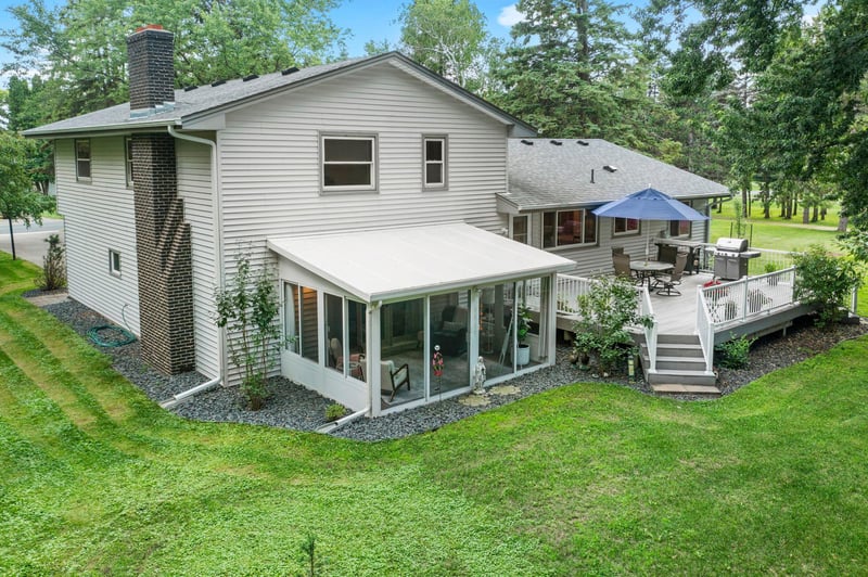 8254 38th St N, Lake Elmo, MN 55042
