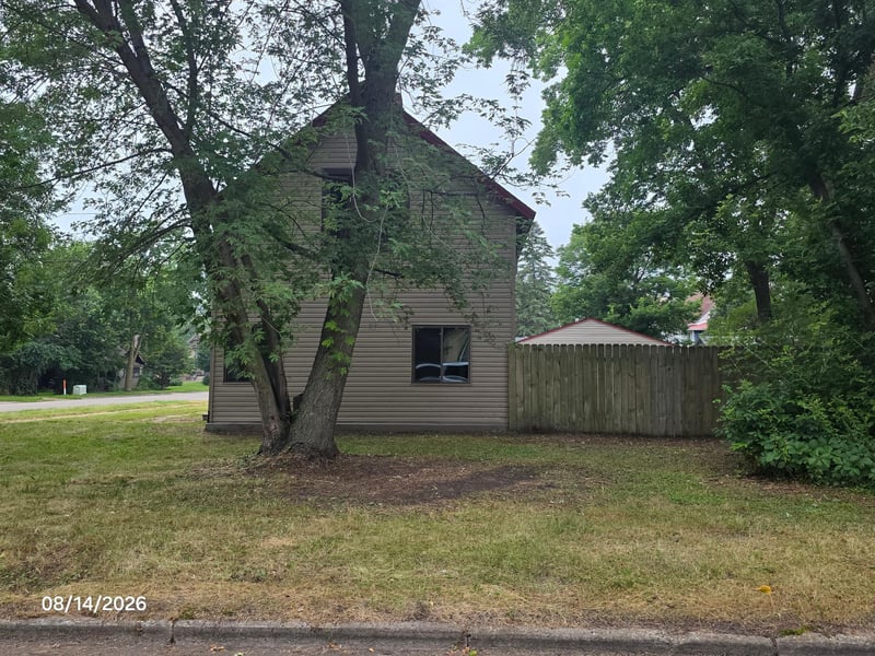 31 Ripley St E, Litchfield, MN 55355