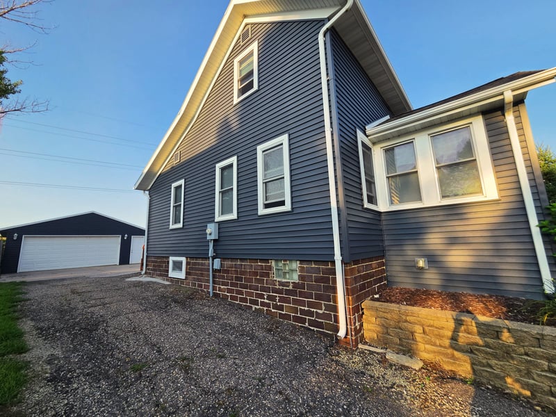 615 Elm Ave W, Waseca, MN 56093