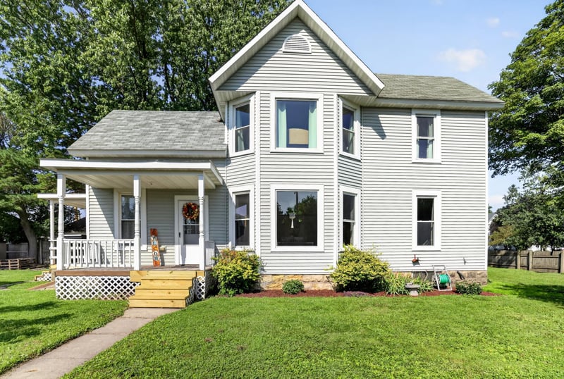 205 2nd St, Claremont, MN 55924