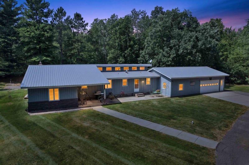 26651 Riverview Dr, Mora, MN 55051
