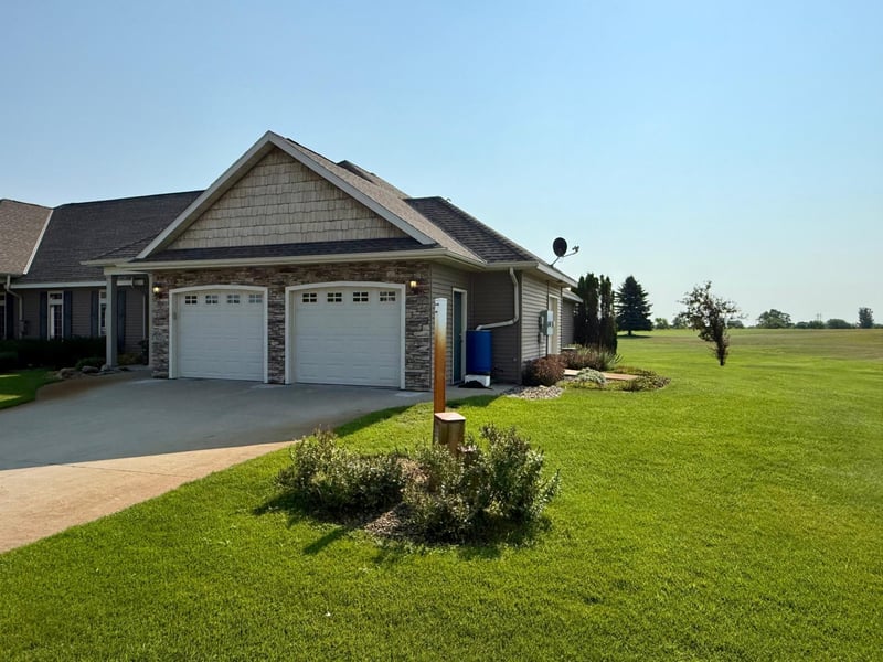 39202 Wild Rose Ct, Sauk Centre, MN 56378
