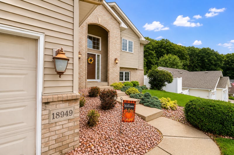 18949 Embry Ave, Farmington, MN 55024