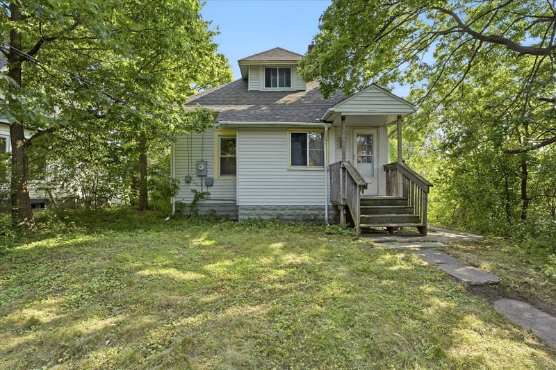 1565 7th St E, Saint Paul, MN 55106