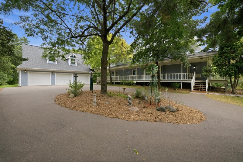 8620 Inver Grove Trl, Inver Grove Heights, MN 55076